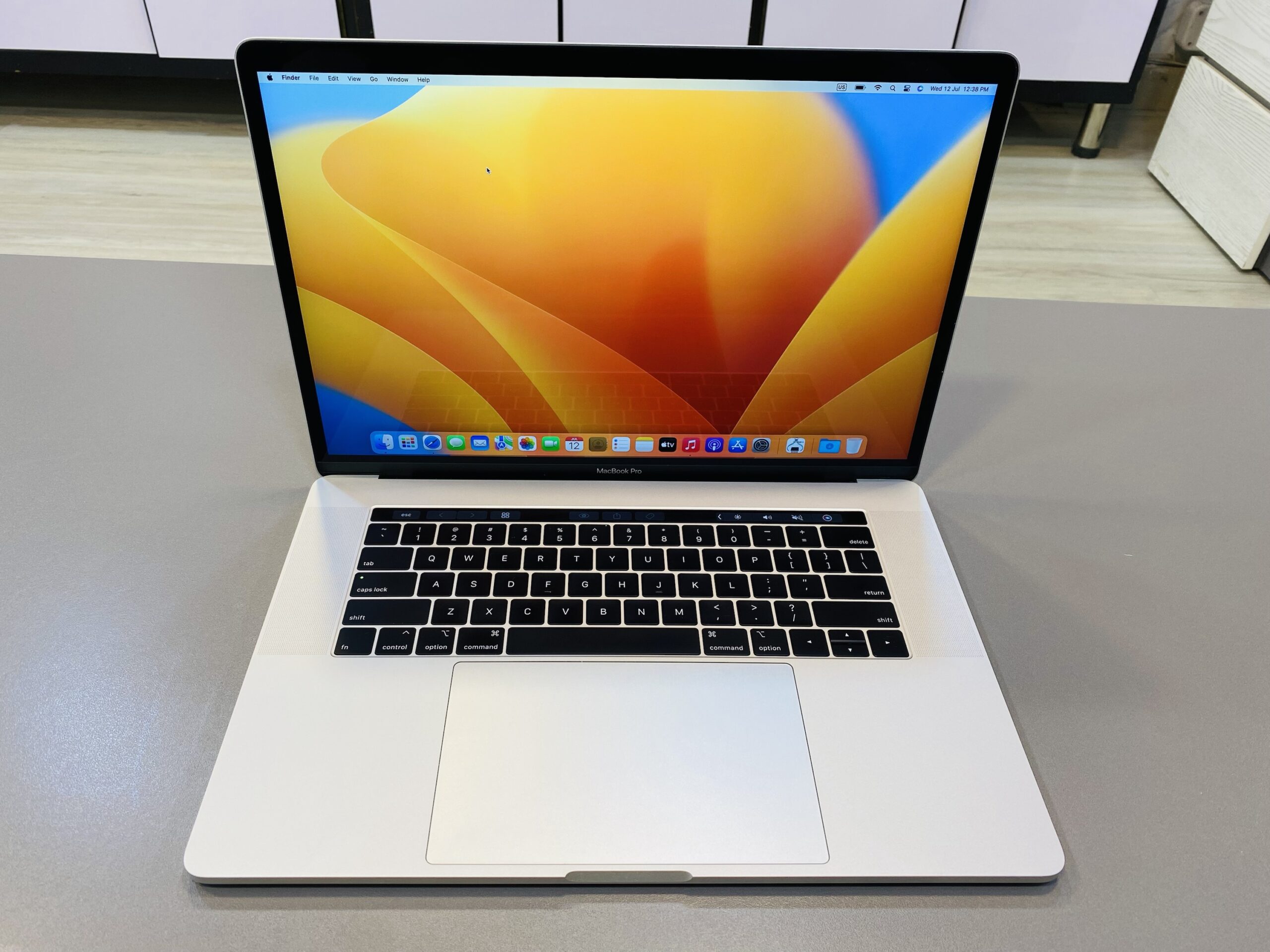 Apple MacBook Pro 15 inches Touchbar 2018 i7 | 16GB |256GB 
